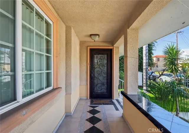 Photo 2 of Single family home for sale at 4520 Kingswell Ave, Los Angeles, CA 90027 | MLS# SR26181325 | Listing updated on 2026-09-13