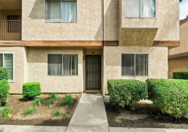 Listing Photo 1 - Condo for sale in building located at 12010 226th, Hawaiian Gardens, CA 90716 - Unit #H