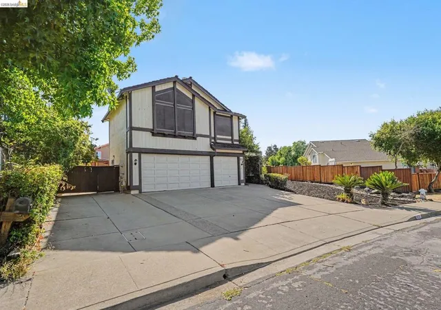 Photo 3 of Single family home for sale at 4537 Montara Dr, Antioch, CA 94531 | MLS# 41145410 | Listing updated on 2026-09-03