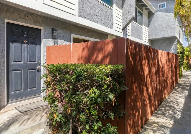 Photo 2 of Townhouse for sale at 1809 Armour Ln #3, Redondo Beach, CA 90278 | MLS# SR26181429 | Listing updated on 2026-09-30