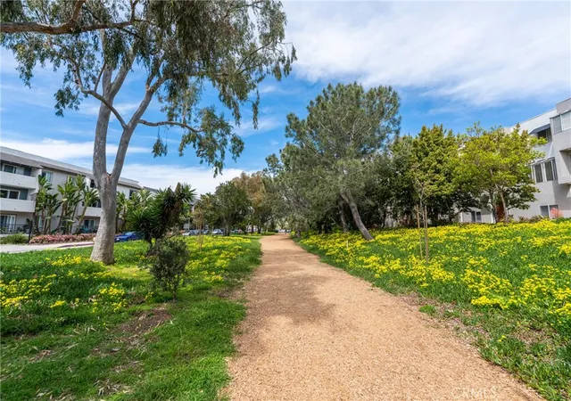 Photo 2 of Townhouse for sale at 503 2nd, Hermosa Beach, CA 90254 | MLS# SB26181495 | Listing updated on 2026-10-11