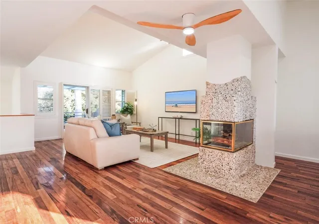 Townhouse for sale at 505 Agate, Redondo Beach, CA 90277 | MLS# PV26179571