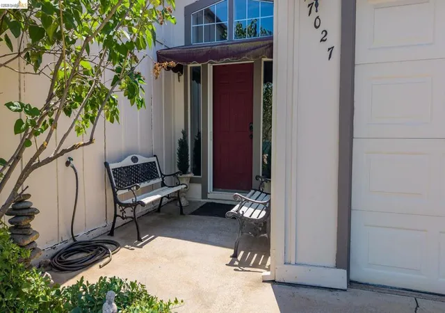 Photo 2 of Manufactured home for sale at 17027 Clouds Rest Rd, Soulsbyville, CA 95372 | MLS# 41145438 | Listing updated on 2026-09-26