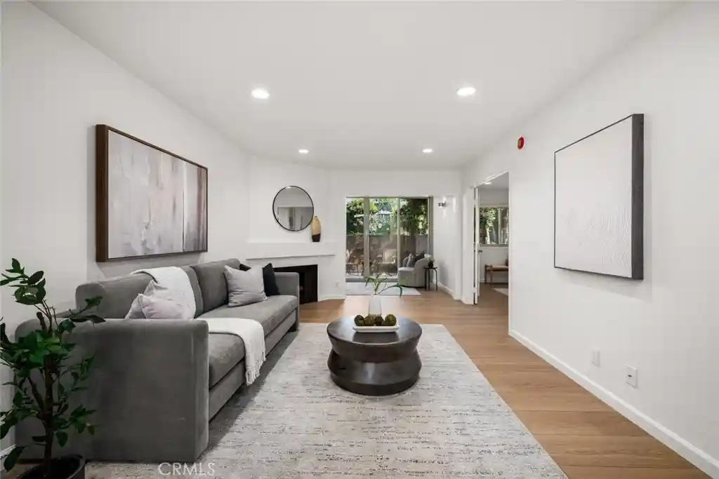 Listing Photo 2 - Condo for sale in 17168 Bluewater located at 17168 Bluewater, Huntington Beach, CA 92649 - Unit #168