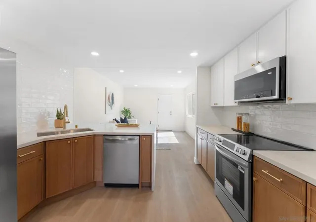 Photo 3 of Sale Pending at 9917 Aviary, San Diego, CA 92131 | MLS# 260020274SD | Listing updated on 2026-10-01