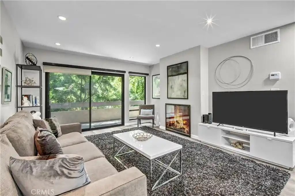 Photo 1 of Condo for sale at 950 N Kings Rd #103, West Hollywood, CA 90069 | MLS# AR26181281 | Listing updated on 2026-10-12