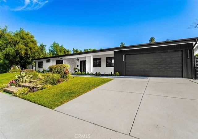 Single family home for sale at 24320 Bessemer, Woodland Hills, CA 91367 | MLS# SR26181701