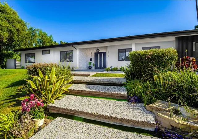 Photo 2 of Single family home for sale at 24320 Bessemer, Woodland Hills, CA 91367 | MLS# SR26181701 | Listing updated on 2026-10-09