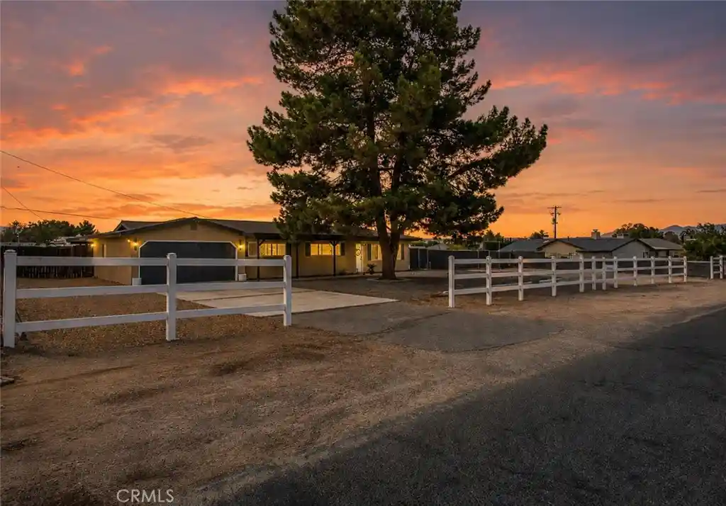Photo 1 of Single family home for sale at 19185 Shoshonee, Apple Valley, CA 92307 | MLS# HD26179312 | Listing updated on 2026-10-17