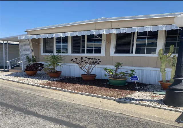 Photo 1 of Manufactured home for sale at 10001 W Frontage Rd #25, South Gate, CA 90280 | MLS# MB26173726 | Listing updated on 2026-10-03