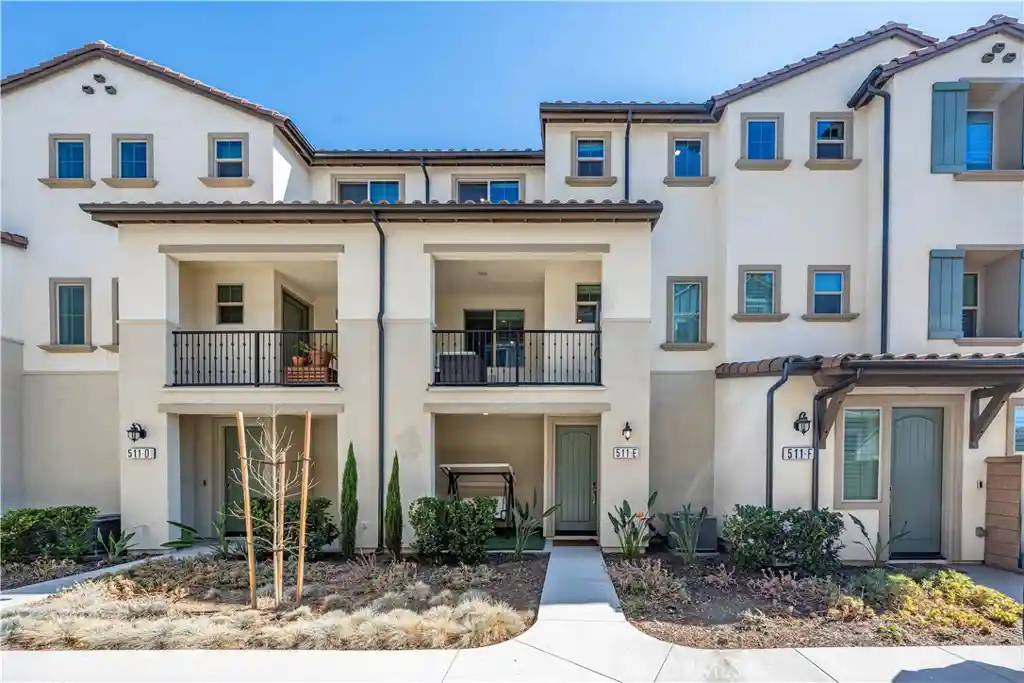 Townhouse for sale at 511 Tamarind Way #E, West Covina, CA 91791 | MLS# DW26181759