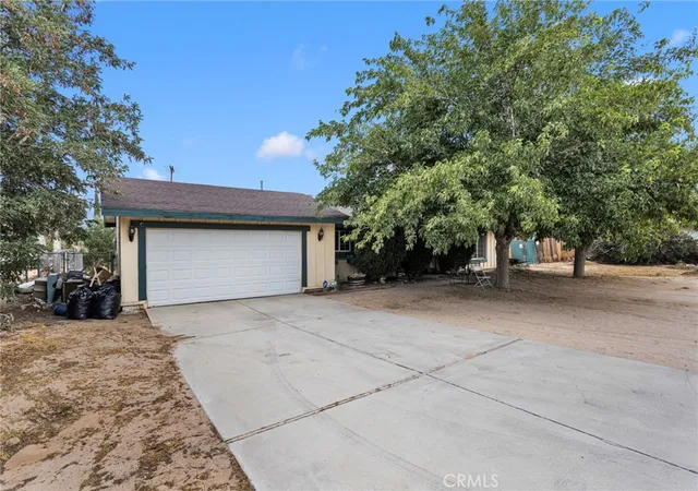 Photo 3 of Single family home for sale at 20548 Sitting Bull, Apple Valley, CA 92308 | MLS# IG26176477 | Listing updated on 2026-10-02