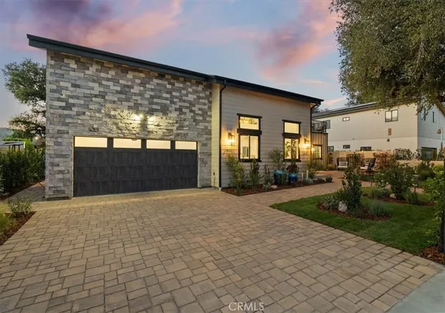 Photo 2 of Single family home for sale at 21811 San Jose St, Chatsworth, CA 91311 | MLS# GD26180476 | Listing updated on 2026-09-27