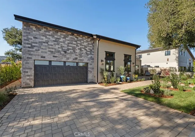 Photo 3 of Single family home for sale at 21811 San Jose St, Chatsworth, CA 91311 | MLS# GD26180476 | Listing updated on 2026-09-27