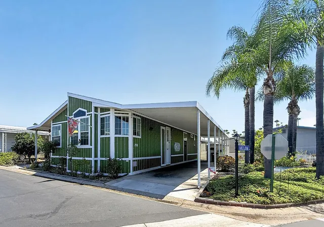 Photo 3 of Manufactured home for sale at 24921 Muirlands Blvd #276, Lake Forest, CA 92630 | MLS# OC26181737 | Listing updated on 2026-09-20