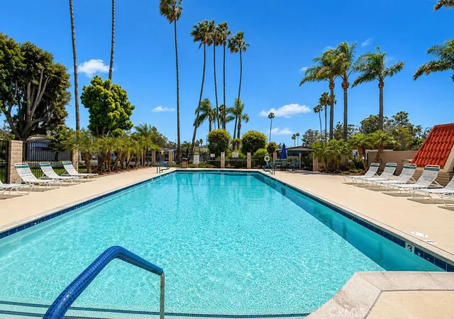 Photo 3 of Manufactured home for sale at 24921 Muirlands Blvd #276, Lake Forest, CA 92630 | MLS# OC26181737 | Listing updated on 2026-09-20