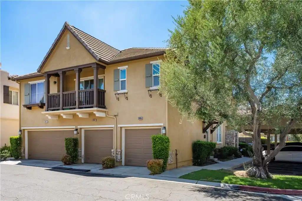 Condo for sale at 28453 Casselman Ln, Santa Clarita, CA 91350 | MLS# SR26181709