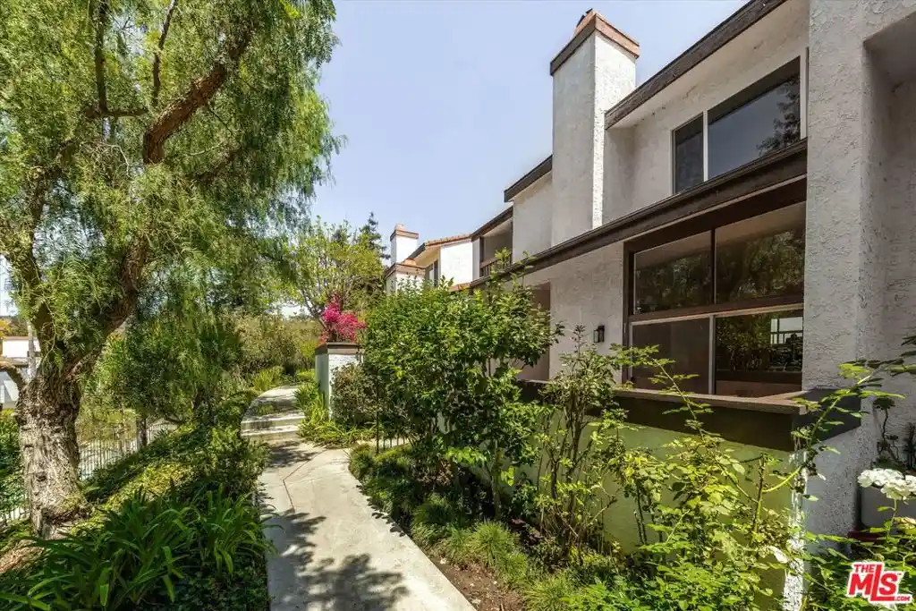 Photo 1 of Condo for sale at 17173 Palisades Cir, Pacific Palisades, CA 90272 | MLS# 26873245 | Listing updated on 2026-10-08