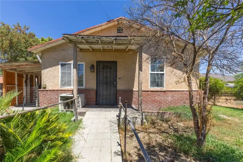 Photo 1 of Sale Pending at 375 East 2nd, San Jacinto, CA 92583 | MLS# SW26181969 | Listing updated on 2026-10-29