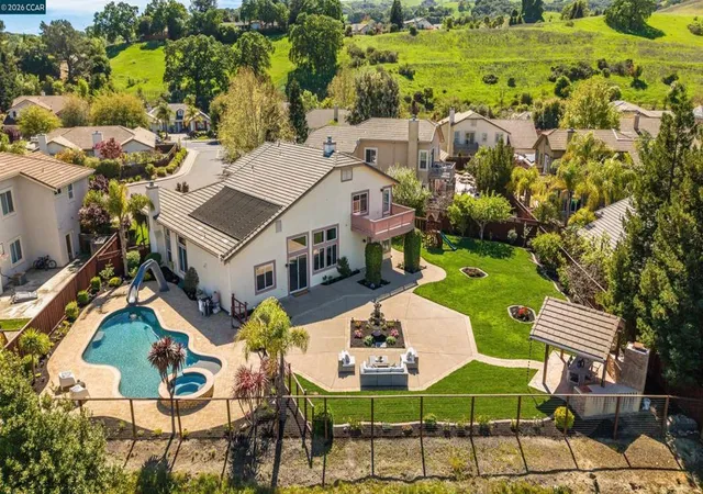 Photo 3 of Sale Pending at 5 Welford Ranch Ct, San Ramon, CA 94583 | MLS# 41145506 | Listing updated on 2026-09-24