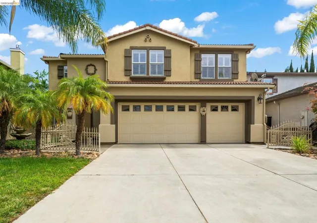 Photo 3 of Single family home for sale at 516 Malicoat Ave, Oakley, CA 94561 | MLS# 41145504 | Listing updated on 2026-09-24