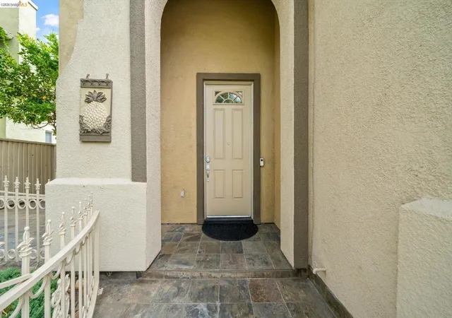 Photo 4 of Single family home for sale at 516 Malicoat Ave, Oakley, CA 94561 | MLS# 41145504 | Listing updated on 2026-09-24