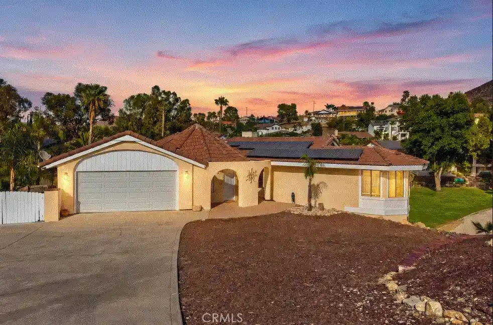 Photo 1 of Sale Pending at 22032 W San Joaquin Dr, Canyon Lake, CA 92587 | MLS# SW26182047 | Listing updated on 2026-10-14