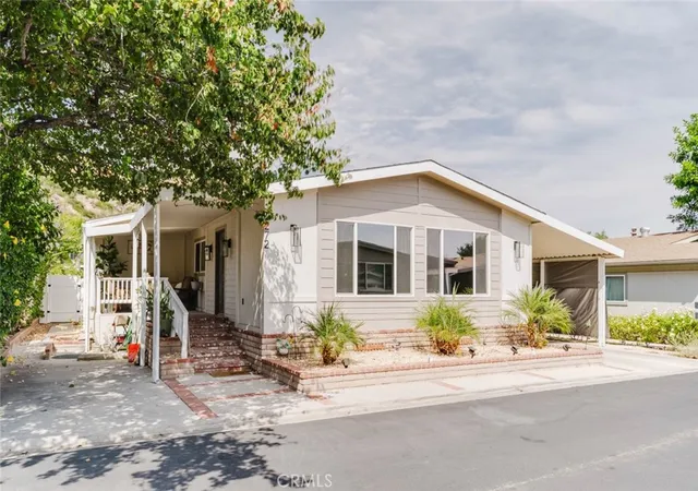 Photo 3 of Manufactured home for sale at 15455 Glenoaks Blvd #272, Sylmar, CA 91342 | MLS# SR26180295 | Listing updated on 2026-09-19