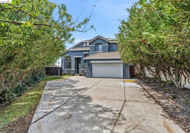 Photo 3 of Sale Pending at 2158 Newport Ct, Discovery Bay, CA 94505 | MLS# 41145512 | Listing updated on 2026-09-20
