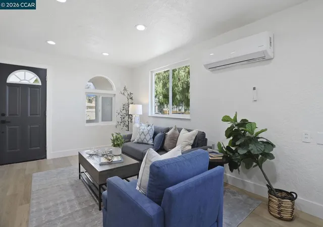 Photo 4 of Sale Pending at 196 N Bella Monte Ave, Bay Point, CA 94565 | MLS# 41145521 | Listing updated on 2026-09-23