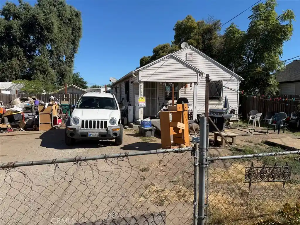 Single family home for sale at 2519 E Lindsay St, Stockton, CA 95205 | MLS# OC26182149