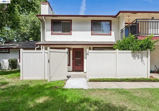 Photo 3 of Condo for sale at 2537 Blue Rock Ct, San Jose, CA 95133 | MLS# 41145532 | Listing updated on 2026-09-11