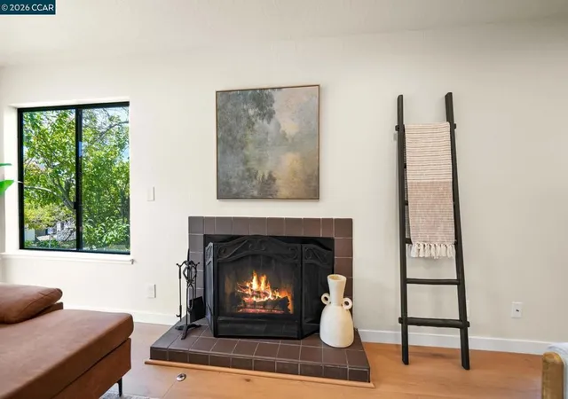 Listing Photo 2 - Condo for sale in building located at 1705 Dalessi Dr, Pinole, CA 94564