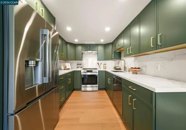 Listing Photo 4 - Condo for sale in building located at 1705 Dalessi Dr, Pinole, CA 94564