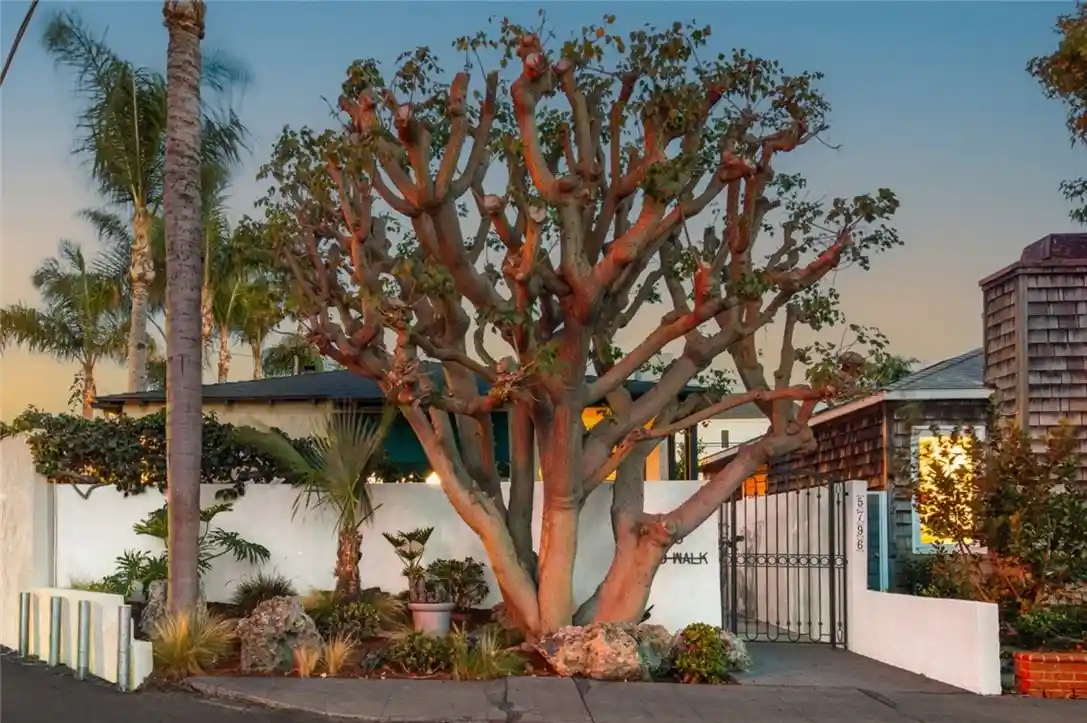 Single family home for sale at 5796 Campo Walk, Long Beach, CA 90803 | MLS# RS26180910