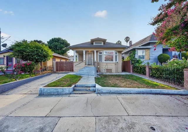 Photo 3 of Single family home for sale at 857 Delmas Ave, San Jose, CA 95125 | MLS# ML82058298 | Listing updated on 2026-09-02