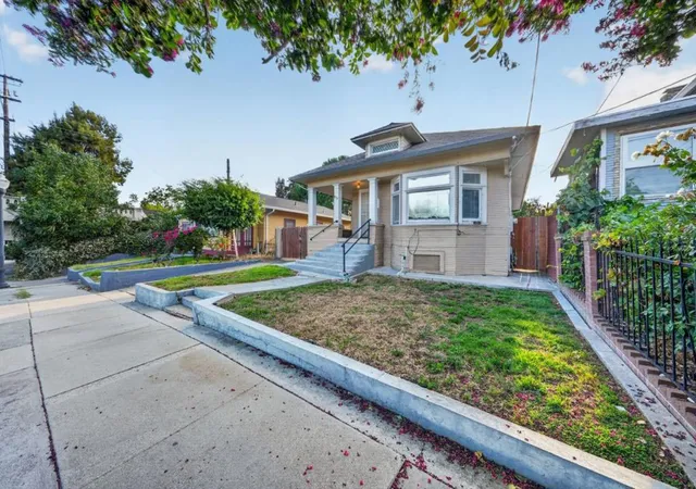 Photo 4 of Single family home for sale at 857 Delmas Ave, San Jose, CA 95125 | MLS# ML82058298 | Listing updated on 2026-09-02