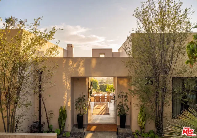 Photo 1 of Single family home for sale at 6315 Gayton Pl, Malibu, CA 90265 | MLS# 26874703 | Listing updated on 2026-09-28