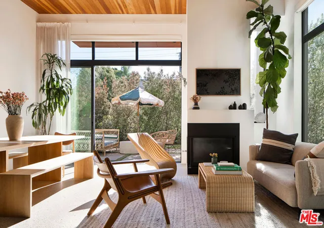 Photo 1 of Townhouse for sale at 1329 California Ave #102, Santa Monica, CA 90403 | MLS# 26874689 | Listing updated on 2026-10-08