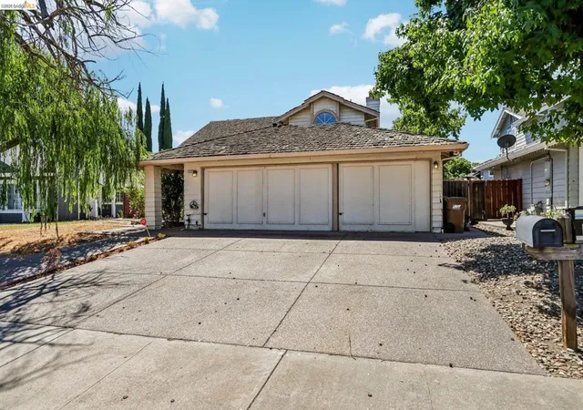 Photo 3 of Single family home for sale at 4638 Goldcrest Way, Antioch, CA 94531 | MLS# 41145556 | Listing updated on 2026-09-13