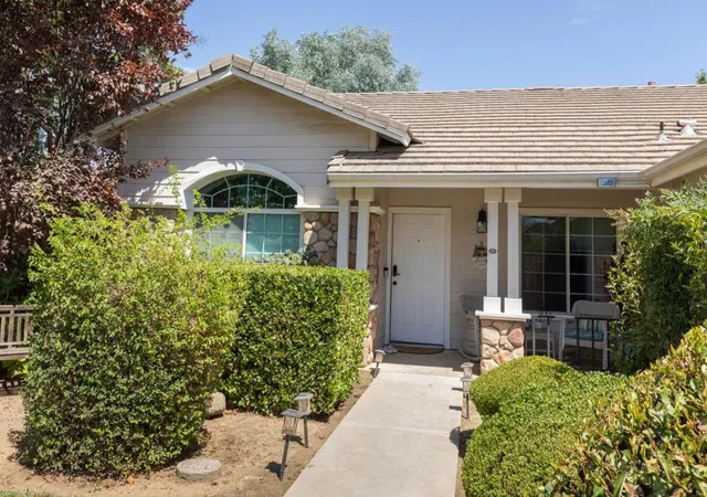 Photo 3 of Single family home for sale at 2671 Dennis Ave, Clovis, CA 93611 | MLS# ML82058314 | Listing updated on 2026-09-21