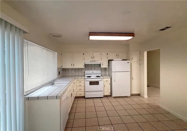 Photo 2 of Sale Pending at 455 Columbia, Merced, CA 95340 | MLS# MC26182077 | Listing updated on 2026-10-03