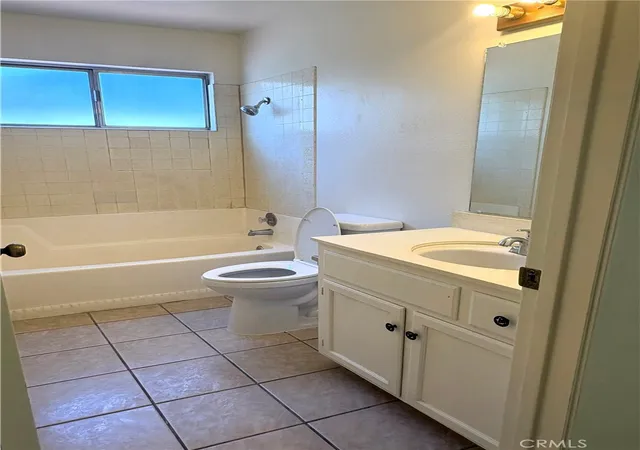 Photo 4 of Sale Pending at 455 Columbia, Merced, CA 95340 | MLS# MC26182077 | Listing updated on 2026-10-03