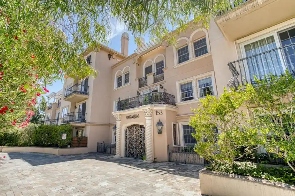 Listing Photo 2 - Condo for sale in 153 N San Mateo Dr located at 153 N San Mateo Dr, San Mateo, CA 94401 - Unit #201