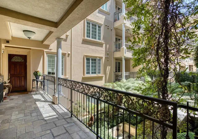 Listing Photo 4 - Condo for sale in building located at 153 N San Mateo Dr, San Mateo, CA 94401 - Unit #201