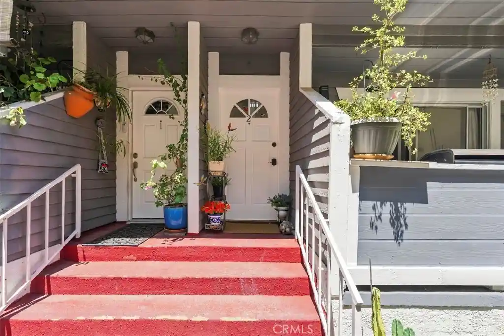 Condo for sale at 6926 Kester Ave #2, Van Nuys, CA 91405 | MLS# PW26179563