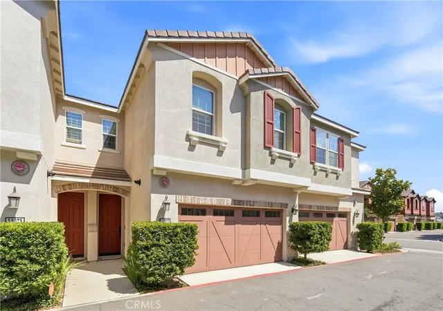 Condo for sale at 22077 Barrington, Santa Clarita, CA 91350 | MLS# SR26182274