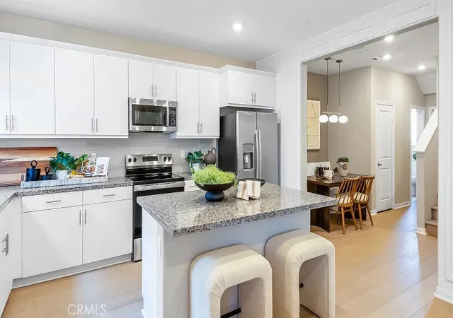 Listing Photo 1 - Condo for sale in building located at 1743 Phantom Ln, Rialto, CA 92376