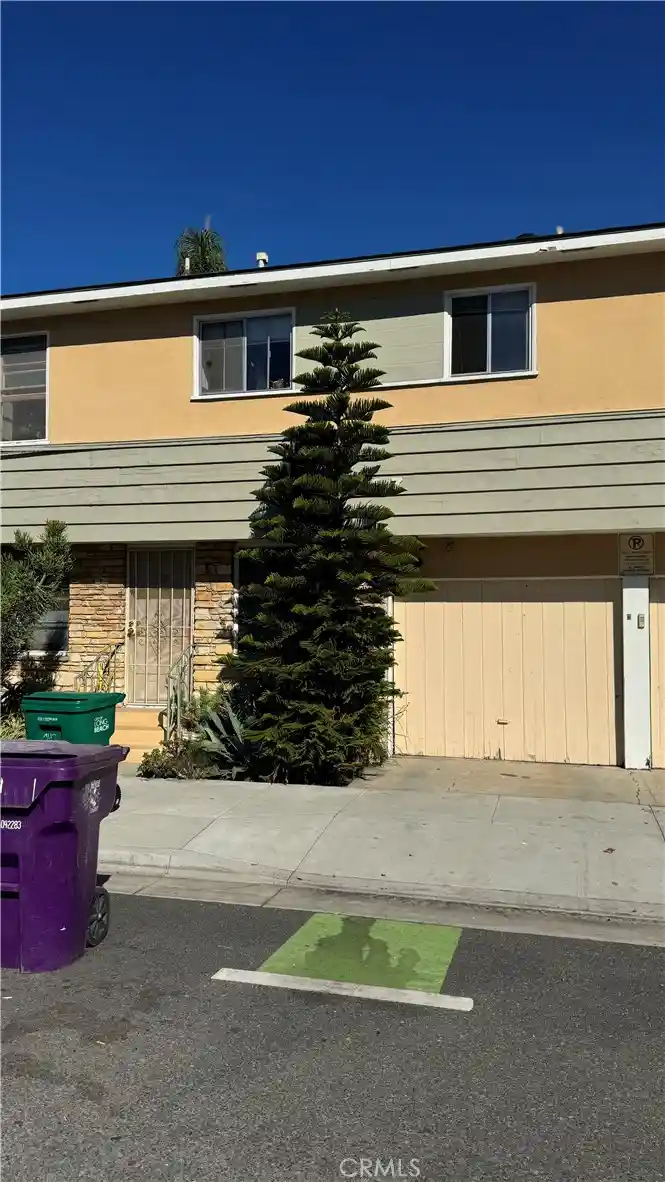 Photo 1 of Condo for sale at 947 E Broadway #2, Long Beach, CA 90802 | MLS# SR26182459 | Listing updated on 2026-10-14