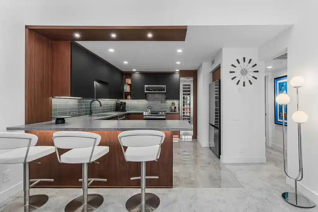 Listing Photo 2 - Condo for sale in 500 E Amado Rd located at 500 E Amado Rd, Palm Springs, CA 92262 - Unit #223